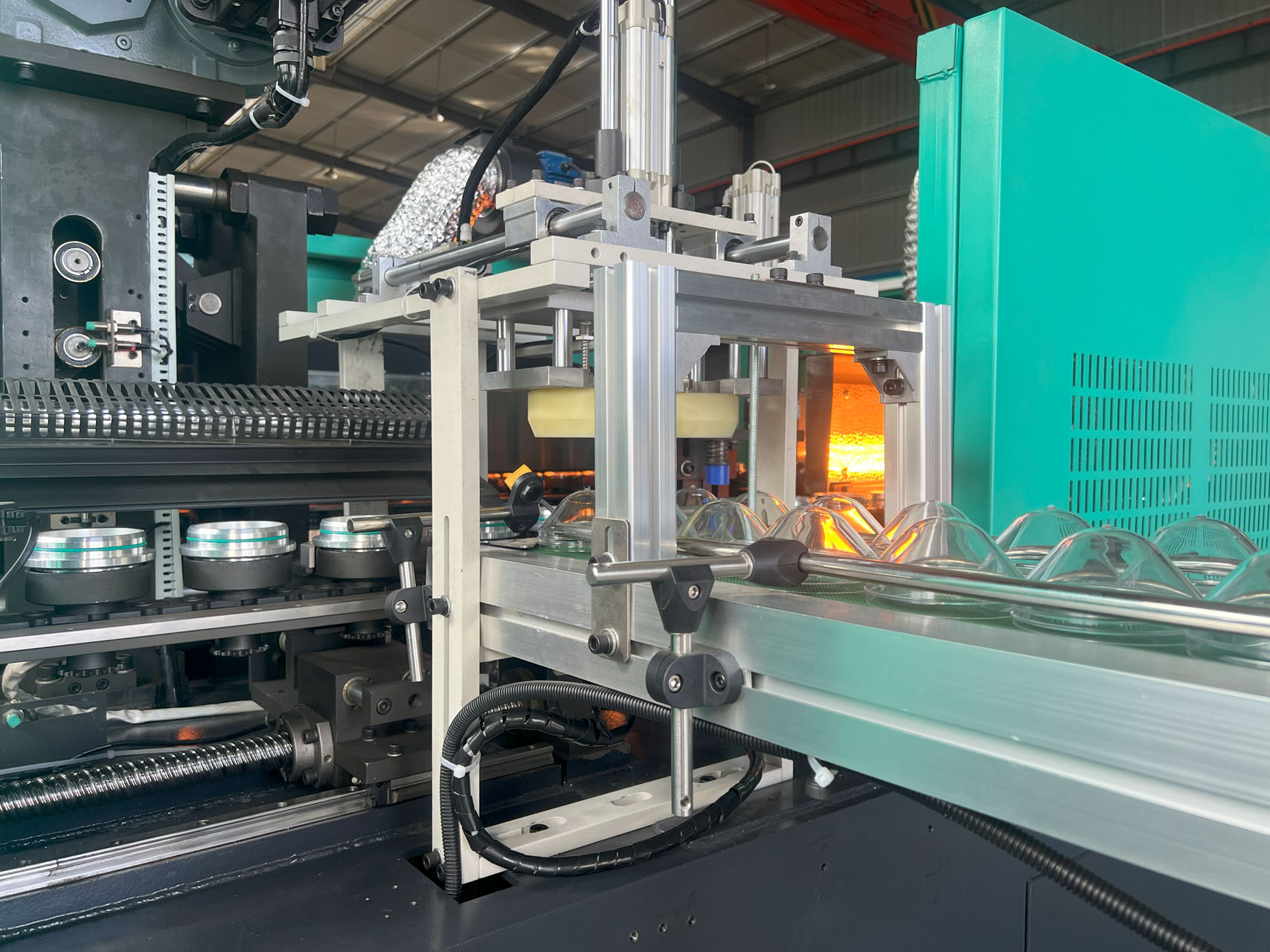 Выдувная формовочная машина