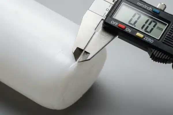 Bagaimana Anda Dapat Memverifikasi Ketepatan Penghilangan Sisa Cetakan Otomatis pada Pencetakan Tiup Serba Listrik?