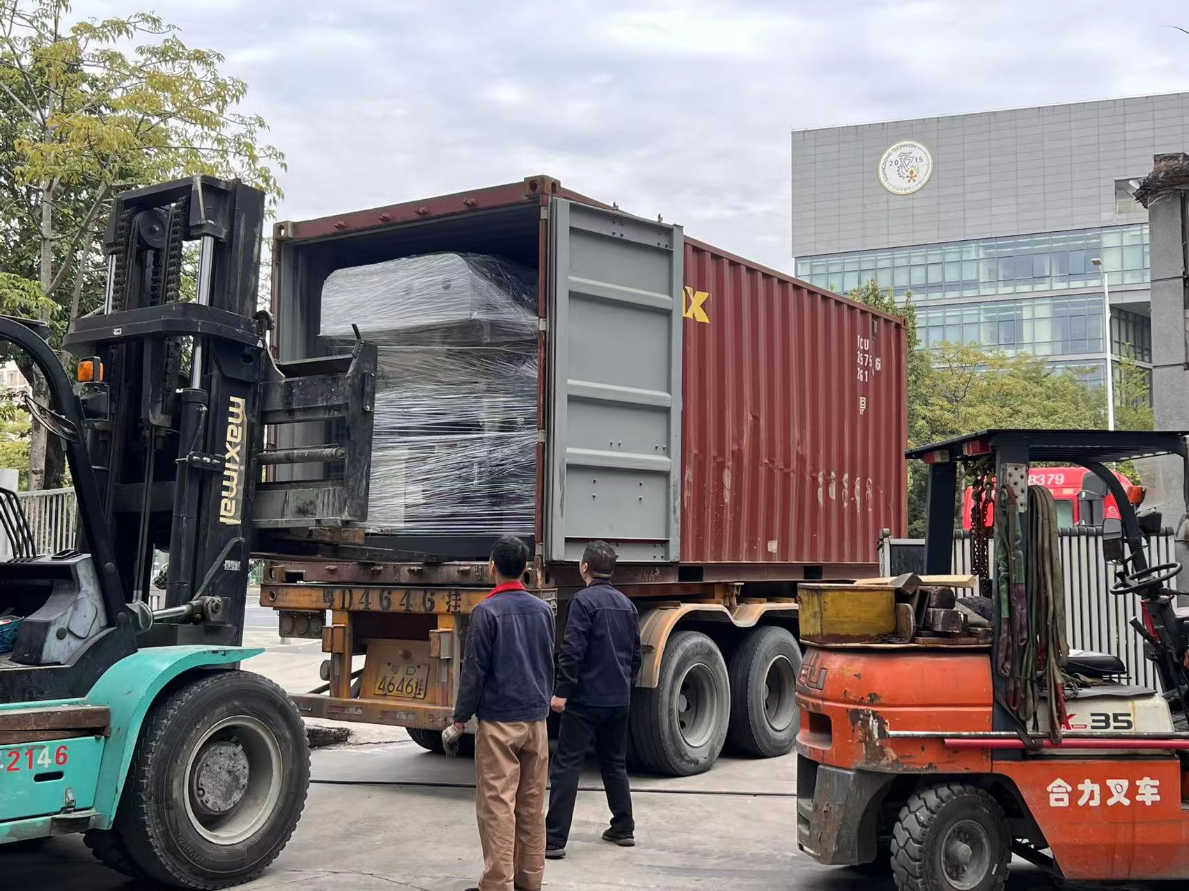 LEKA blow molding machine packed for export delivery